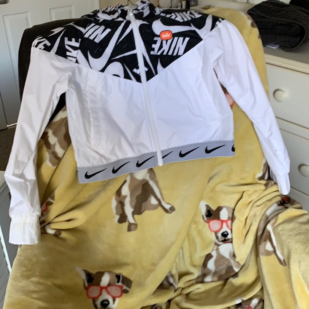 Nike top